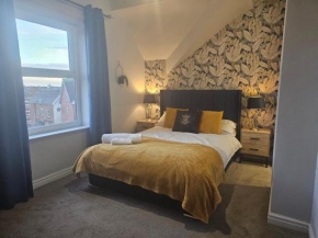 2 bed apartment lakeside on the Promenade Southport